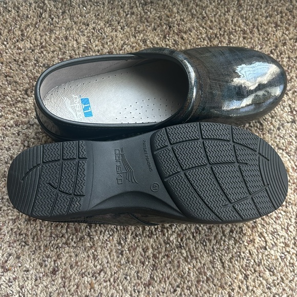 DANSKO WOMEN'S LT PROFESSIONAL METALLIC 
CLOG SIZE 41 = 10.5-11 - Picture 7 of 9